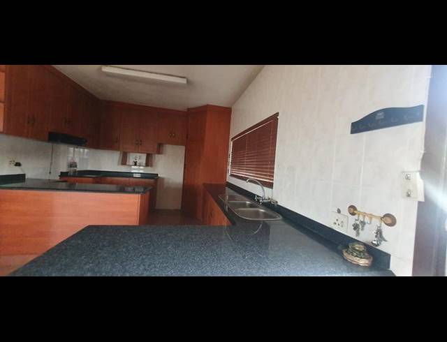 3 BEDROOM APARTMENT FOR SALE IN UMKOMAAS